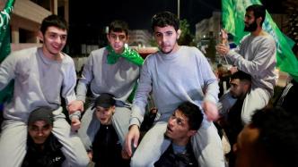 早安·世界｜第三批被扣押人员释放，哈马斯希望延长停火