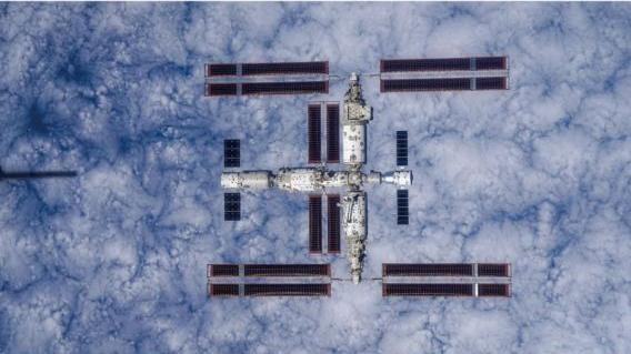 中国空间站的第一组高清“全家福”如何诞生？