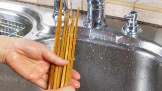 “洗筷子不要来回搓”上热搜，网友：我家三代都这么洗