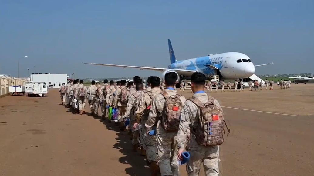 中国第13批赴南苏丹维和工兵分队完成任务启程回国