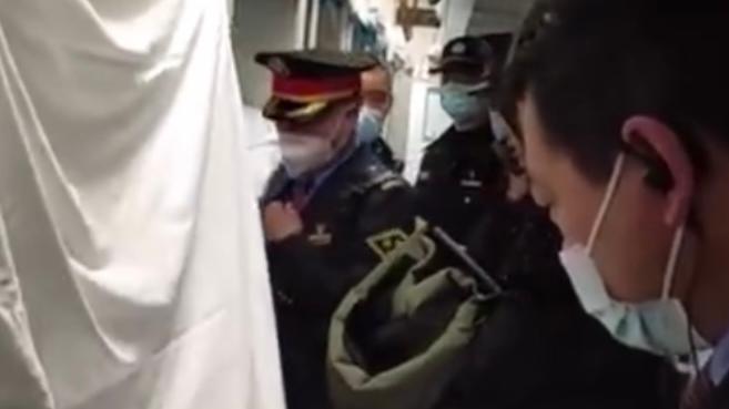 孕婦在火車上出現早產,3名從事過醫務工作的旅客趕來幫忙