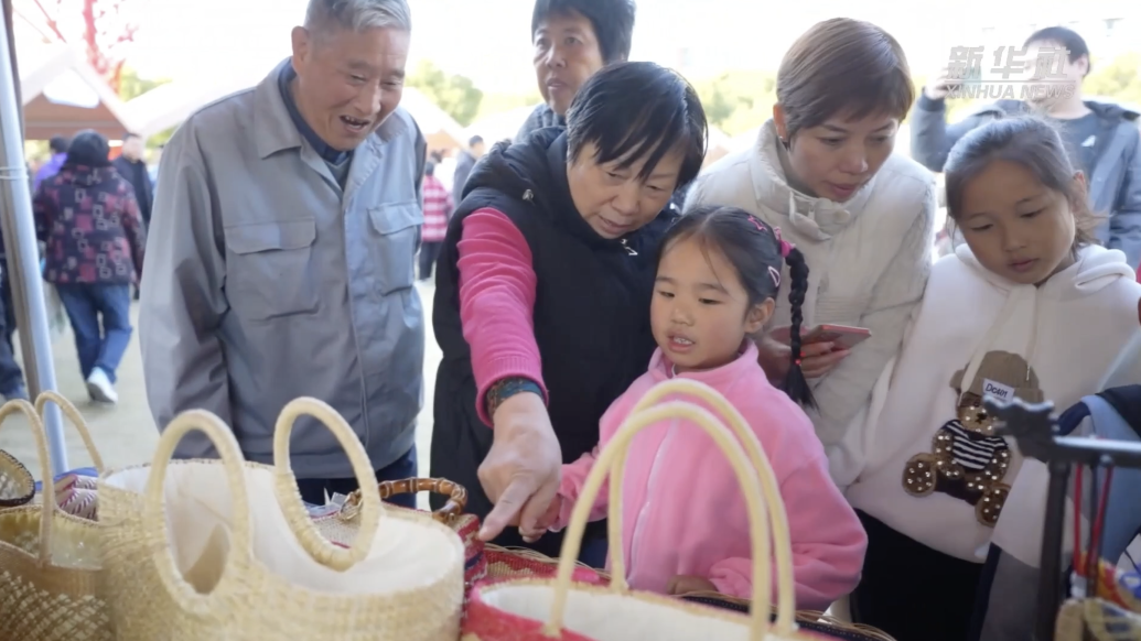 汇集不同地域非遗技艺，上海这个民俗集市人气旺