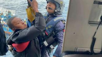 过去两天，东海第一救助飞行队先后援救2名海上遇险人员