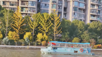 上海苏州河开行消防主题宣传游览船