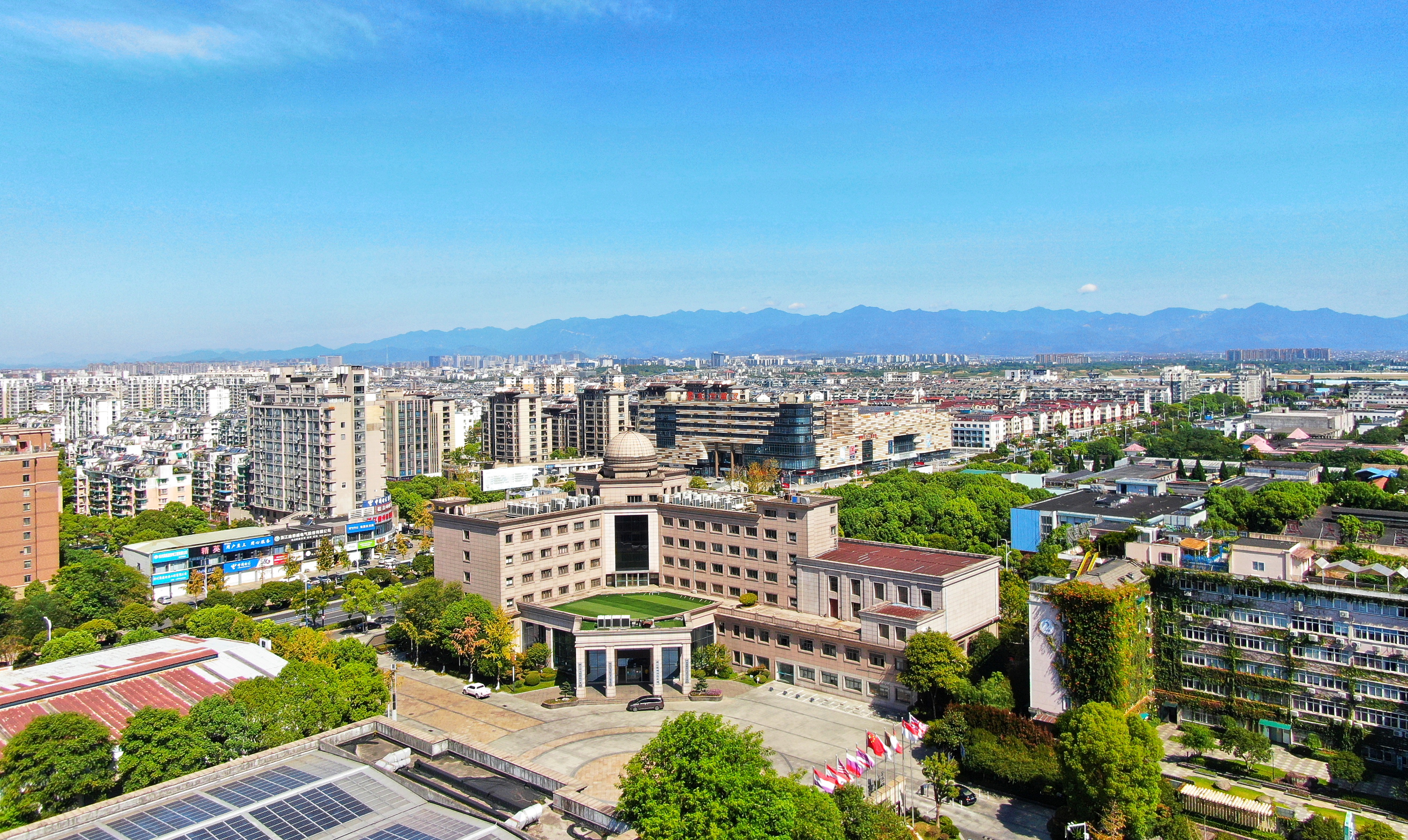浙大衢州"两院"是浙江大学和衢州市联合打造的重点科创平台,主要针对
