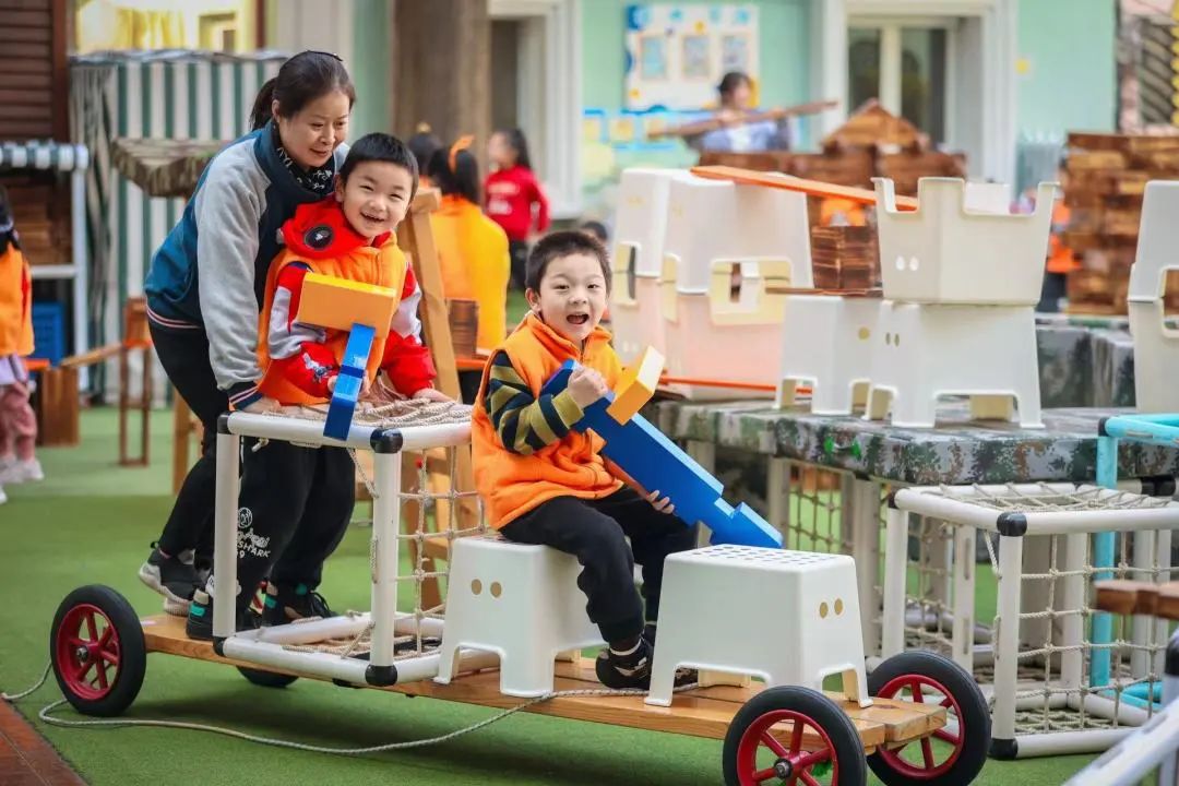 徐汇区幼儿园建设质量提升_幼儿园环境创意设计_幼儿快乐成长支持策略