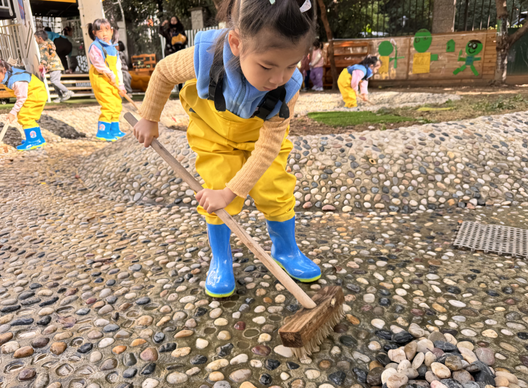 幼儿快乐成长支持策略_徐汇区幼儿园建设质量提升_幼儿园环境创意设计