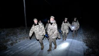 部队官兵千余人赶赴甘肃地震灾区，抢险救援工作正有序进行