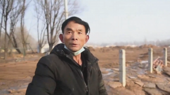 青海受灾村民讲述地震时逃生经历：泥石流冲断树的声音噼里啪啦