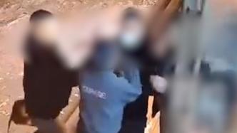淄博桓台警方通报两男子殴打烧烤店女店员：已刑拘两人