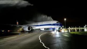 “水门礼”迎接！中国卢森堡首条直飞客运航线开通