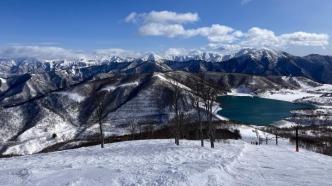 一中国游客在日滑雪场身亡，当地教练称是摔倒后吸入粉雪窒息