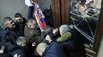 选举引发的骚乱：各怀心思的政客与不愿被“驯服”的塞尔维亚