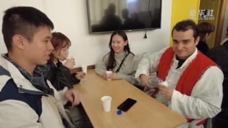 汉语架起友谊桥梁，香港青年代表团访问波黑东萨拉热窝大学