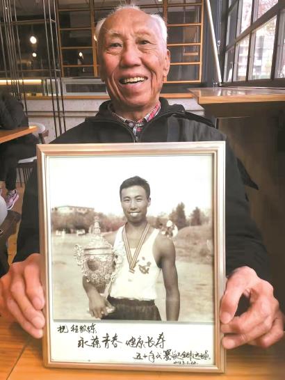 “新中国赛艇第一人”程骏迪逝世，享年90岁