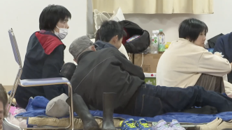 日本石川县富来小学已成为避难所，有230人在此避难