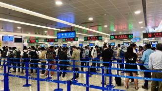 上海边检：浦东机场口岸出入境日均客流恢复至2019年7成