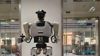 中国电科第一代人形机器人对外发布，预计明年投入应用