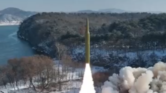朝鲜称成功试射中远程固体燃料弹道导弹