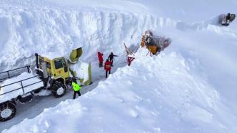 直击｜温暖阿勒泰：食宿全免、雪场畅滑，道路抢通不停歇