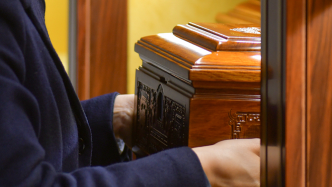 骨灰盒进价260售价1790，仙桃殡葬所两年卖出超1500万元