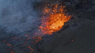 冰岛火山活跃：总统警告进入“剧变时期”，游客被提醒警惕