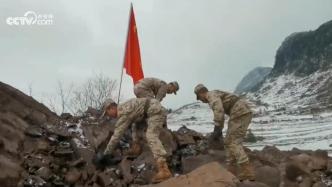 视频丨武警救援云南昭通山体滑坡画面：低温、山路成最大难点