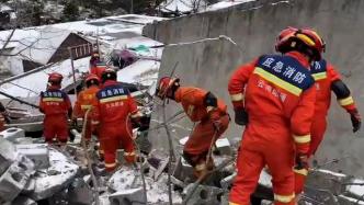 云南昭通市镇雄县山体滑坡已致3人遇难，搜救仍在紧张进行