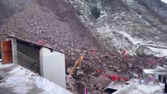 云南镇雄山体滑坡已致11人遇难，灾害属坡顶陡崖区发生崩塌