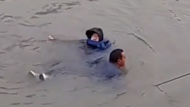 上海冰点天气下，工人大哥跳入水中勇救落水男子