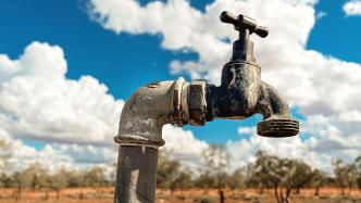 全球多地地下水位正快速下降，或危及数十亿人饮用与灌溉用水