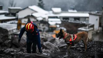 云南镇雄山体滑坡已致25人遇难