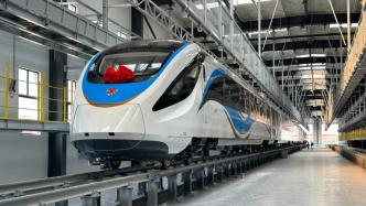 上海市域铁路机场联络线首列车接收到段，将开启车辆调试