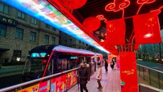 上海公交部分运营车辆换“新装”，打造城市迎新亮色