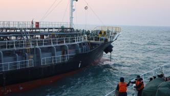 外籍船舶在海底光缆管道保护区内抛锚，上海海警局立案调查