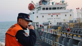 破坏海底光缆将威胁国际通信稳定畅通，上海海警妥善化解