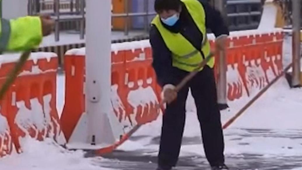 以雪为令，多地组织人员上路除雪