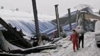 湖北潜江一菜市场顶棚发生垮塌，造成1死1伤