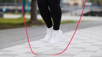 新华社报道“专用绳”后杭州优化体育中考方式：考生自备跳绳
