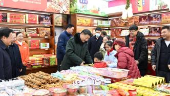 春回大地，情暖人間