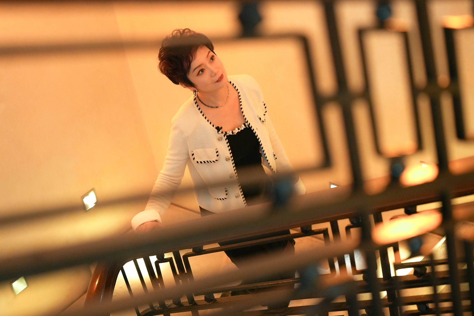 跟着《繁花》文化顾问庞洁走近上海文化地标:外滩与普希金铜像_视界