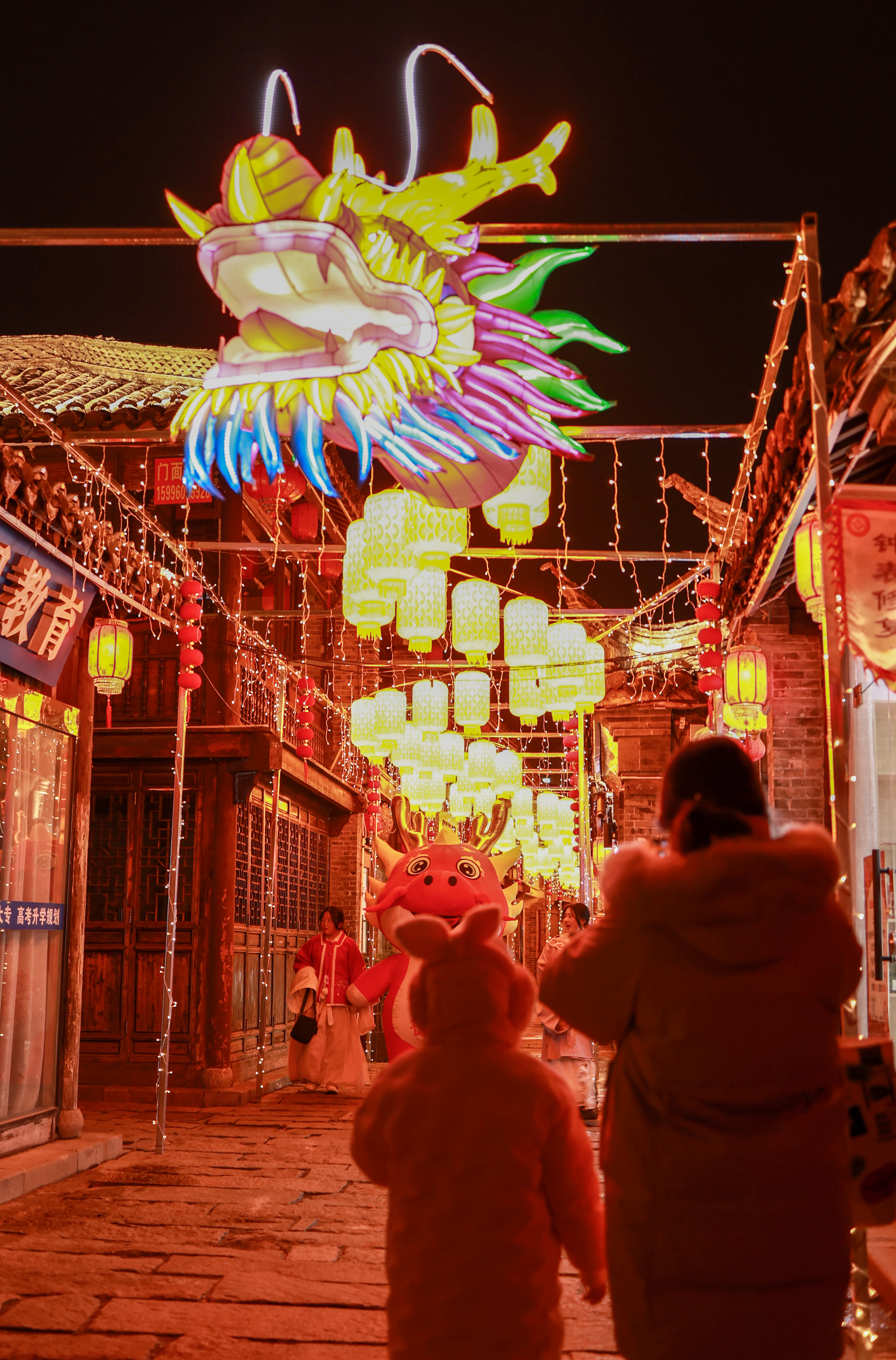 图集江苏兴化张灯结彩庆新春