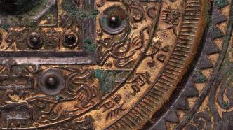 飞龙在天：中国铜镜史上龙纹形象的三次转变