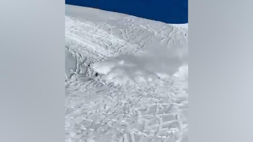 新疆喀納斯2人滑野雪致雪崩4名雪友被埋,經救援未造成人員傷亡