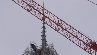 巴黎圣母院新建尖顶外围脚手架开始拆除，或在奥运期间完全复原