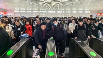 郑州铁路局今日预计发送旅客73.2万人次，开行夜间高铁27列