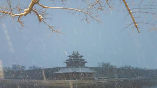 北京迎龙年第一场雪，多条高速封闭