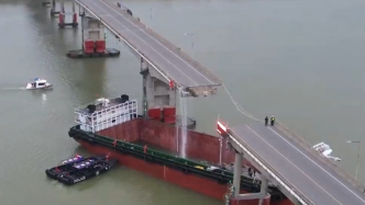 广州南沙：一艘空载集装箱船触碰沥心沙大桥桥墩，致桥面断裂