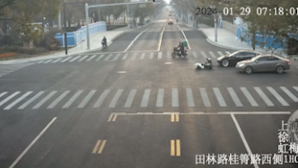 闯红灯被撞伤，上海一电动自行车驾驶人负全责