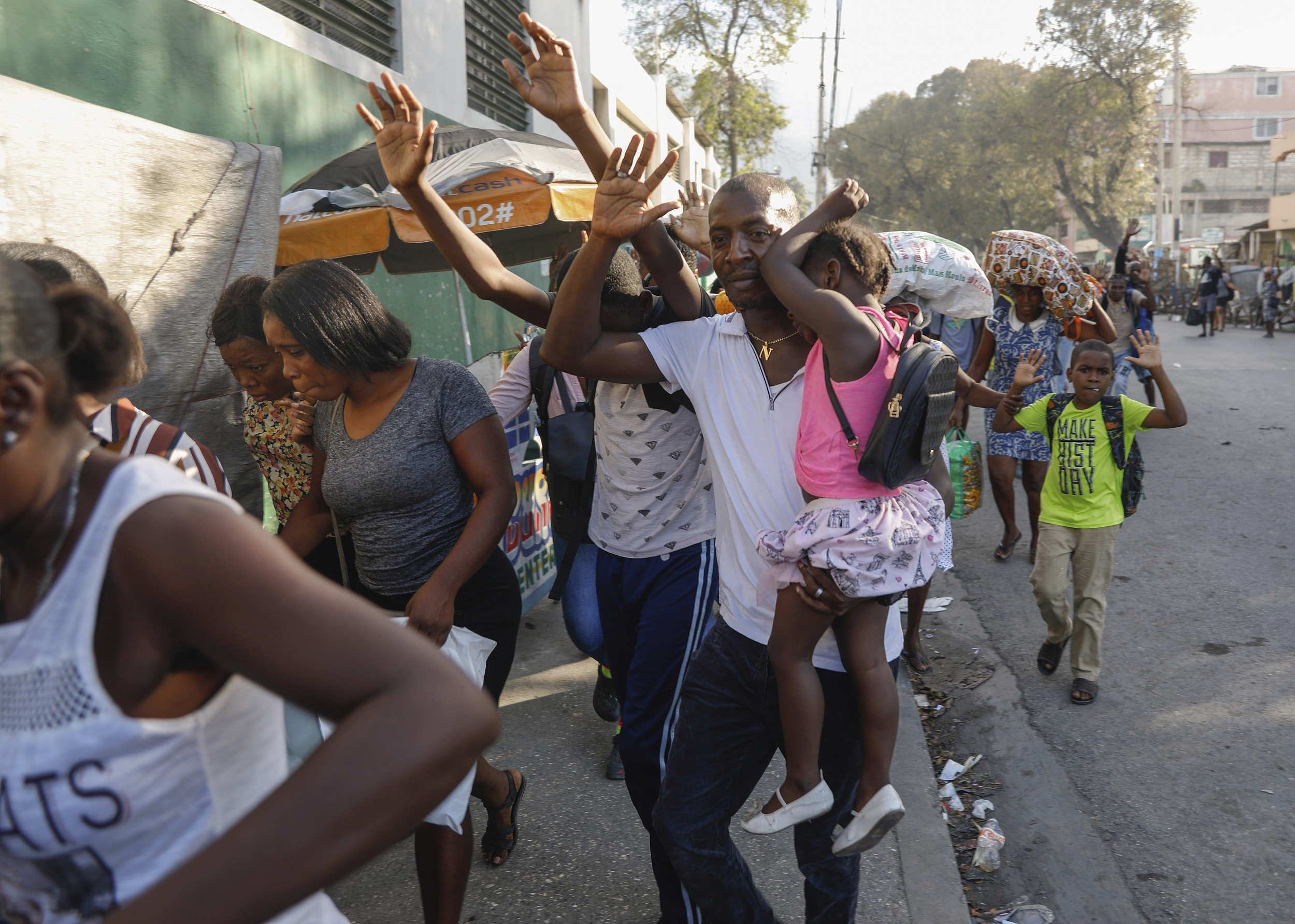 海地暴力升级 多家航空公司取消当地航班  乘客 太子港 海地 暂停 航站楼 暴力 第1张